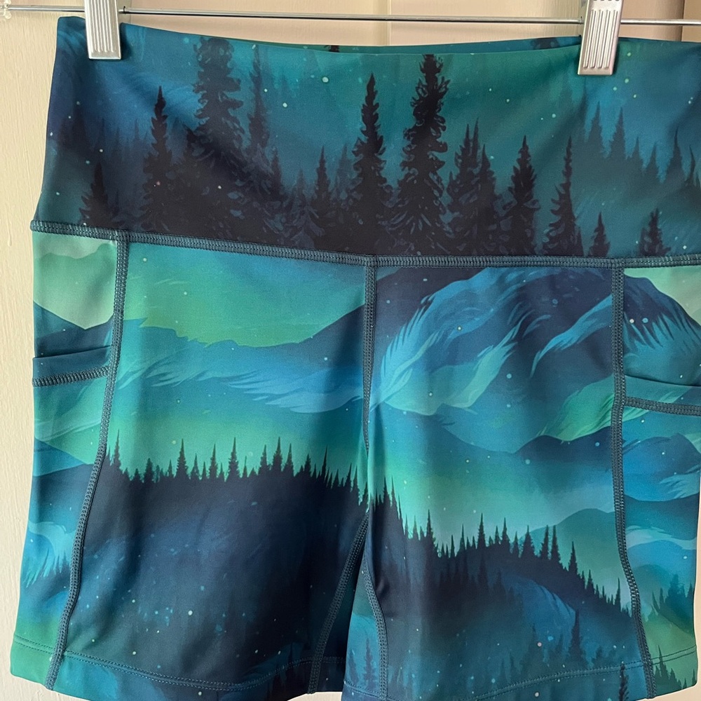 Women's Scenic Print Shorts